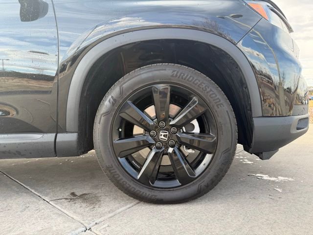 Used 2025 Honda Pilot Black Edition image 32