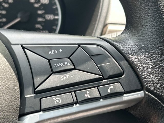 Used 2025 Nissan Altima 2.5 SV FWD image 28