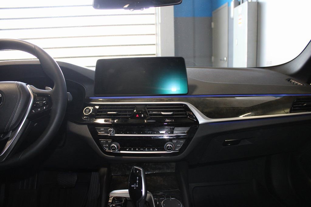 Used 2023 BMW 530i xDrive w/ Convenience Package image 25