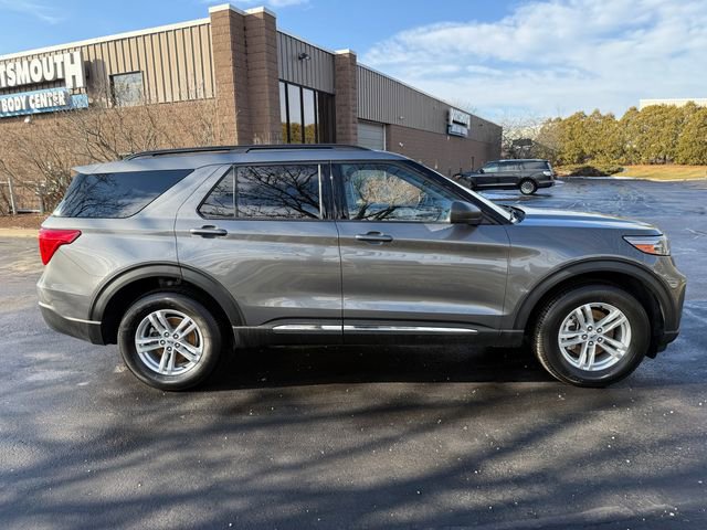 Used 2022 Ford Explorer XLT w/ Equipment Group 202A image 5