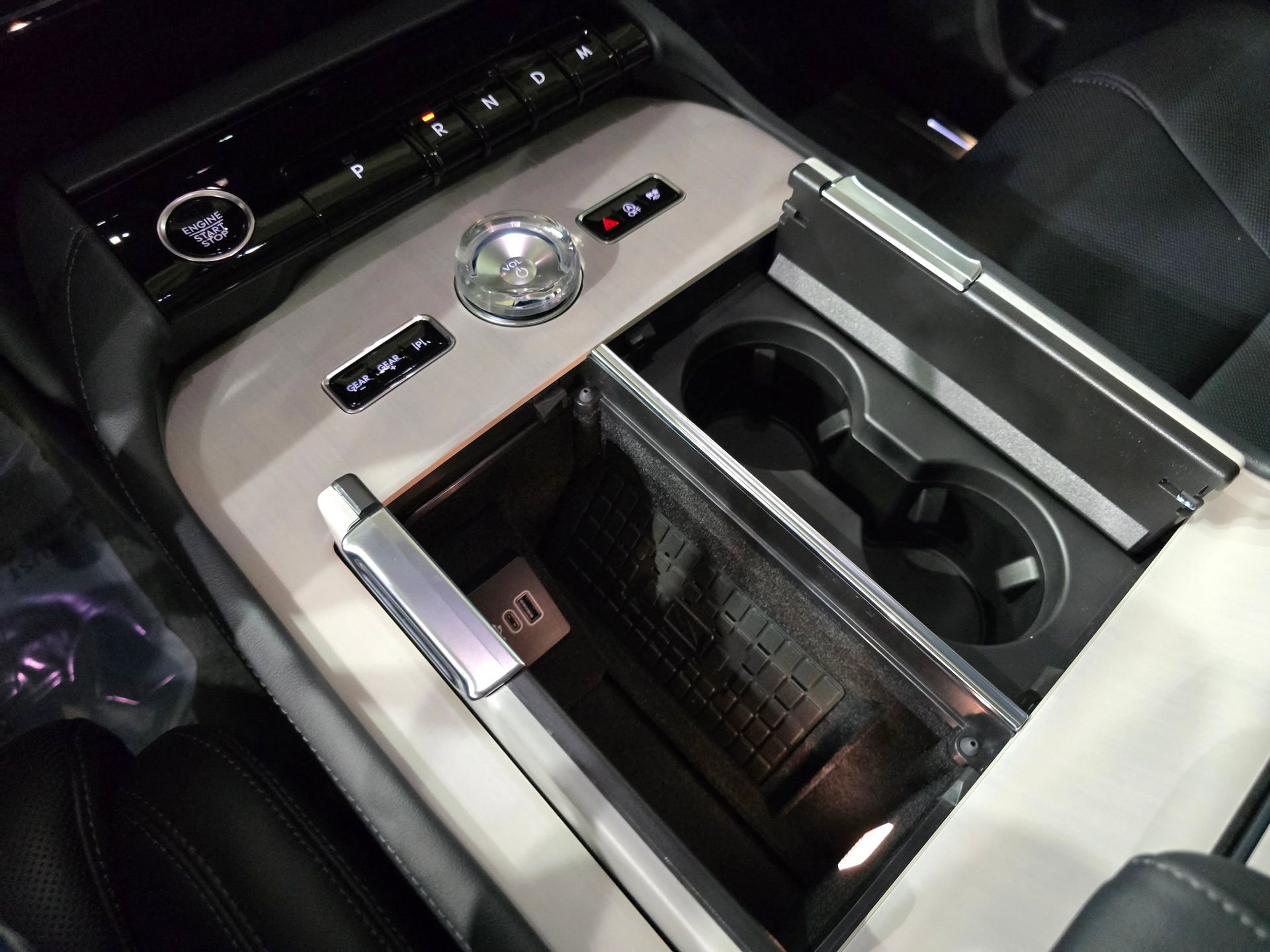 New 2025 Lincoln Navigator L Reserve image 33