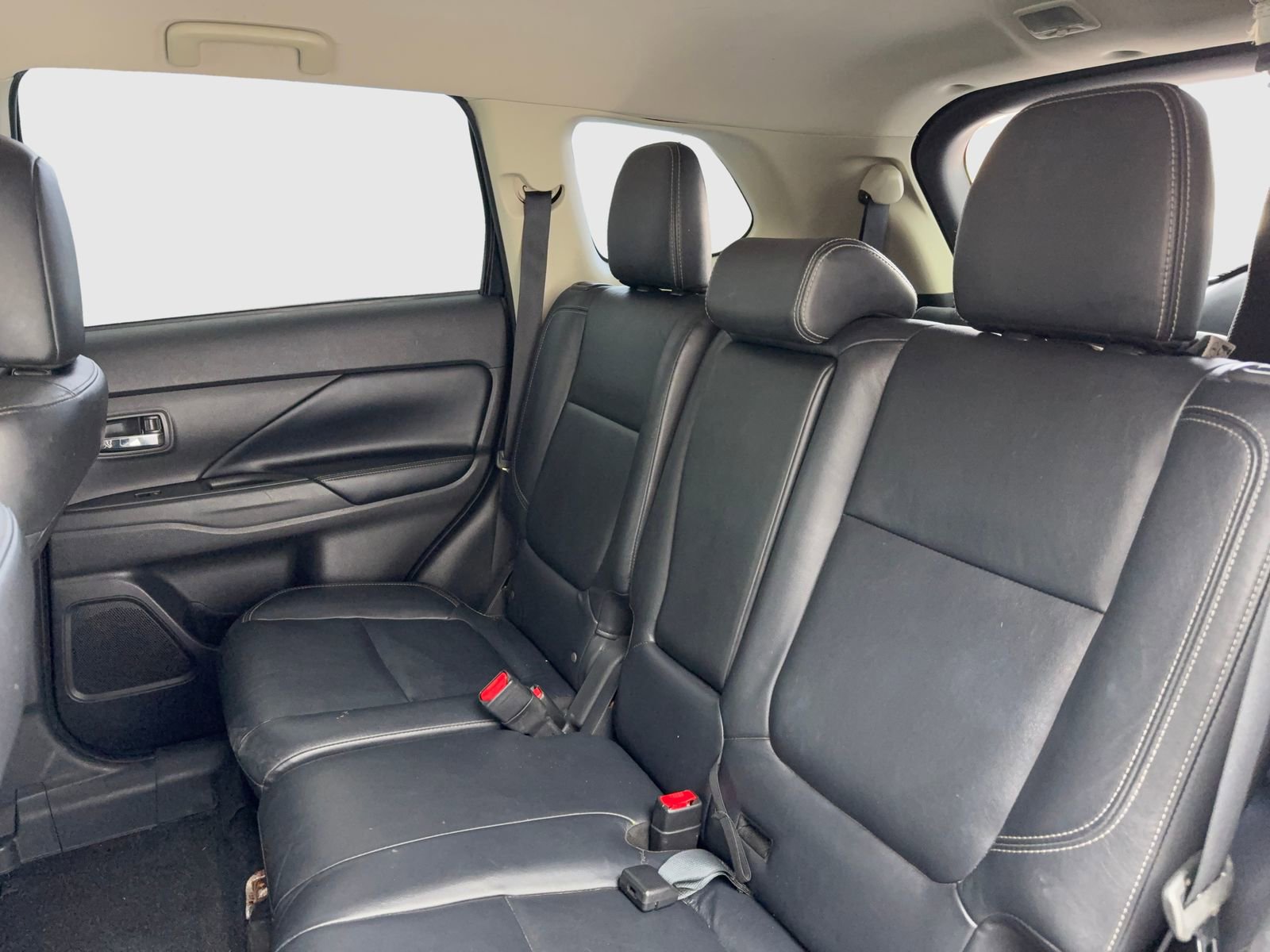 Used 2019 Mitsubishi Outlander SEL image 35