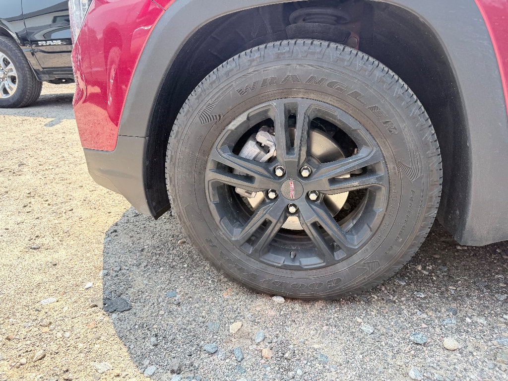 Used 2023 GMC Terrain AT4 AWD/4WD image 9