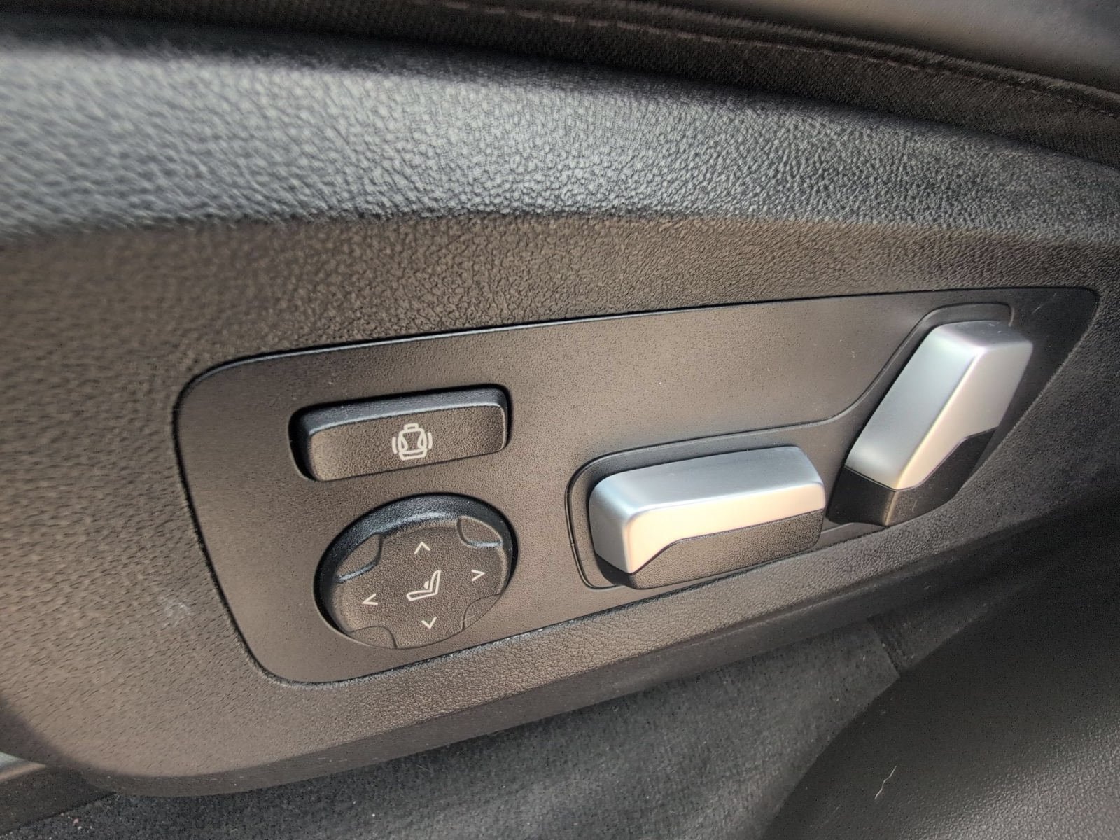 Used 2026 BMW X5 sDrive40i RWD image 25