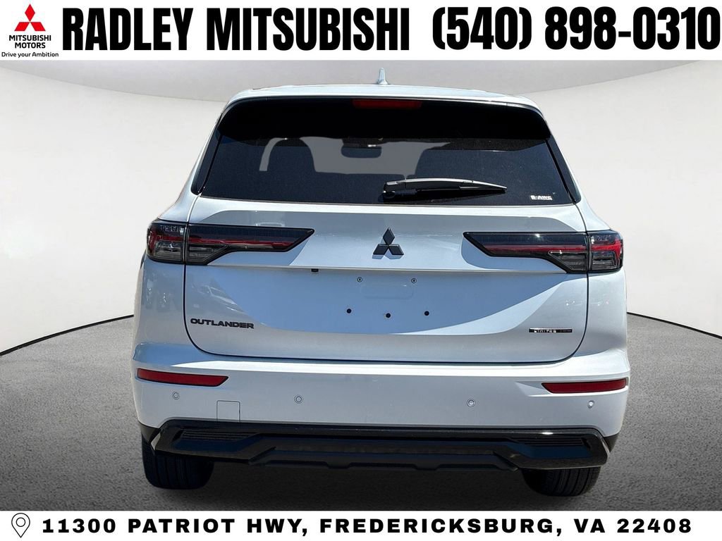 New 2026 Mitsubishi Outlander LE AWD/4WD image 18