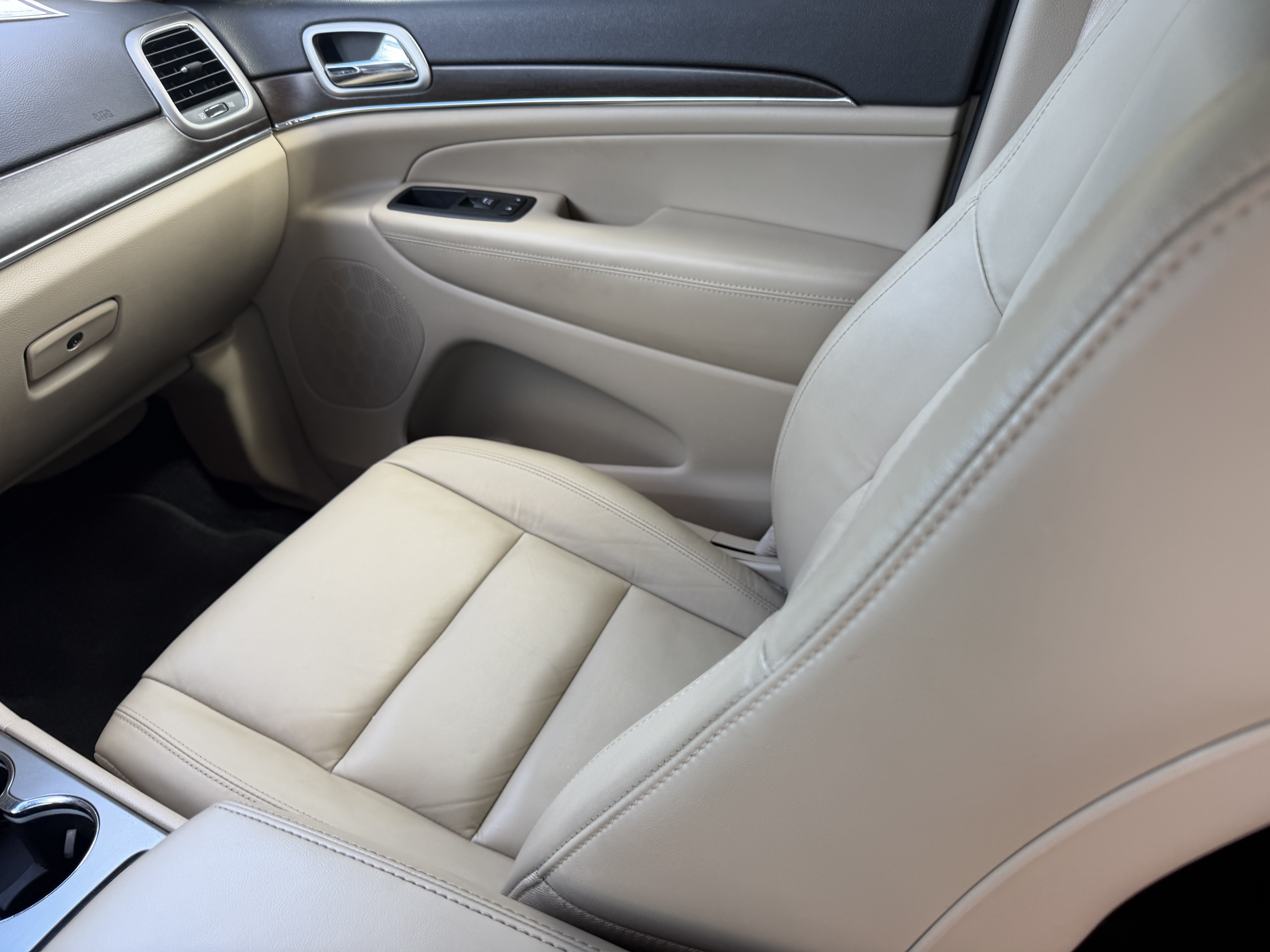 Used 2018 Jeep Grand Cherokee Limited RWD image 15