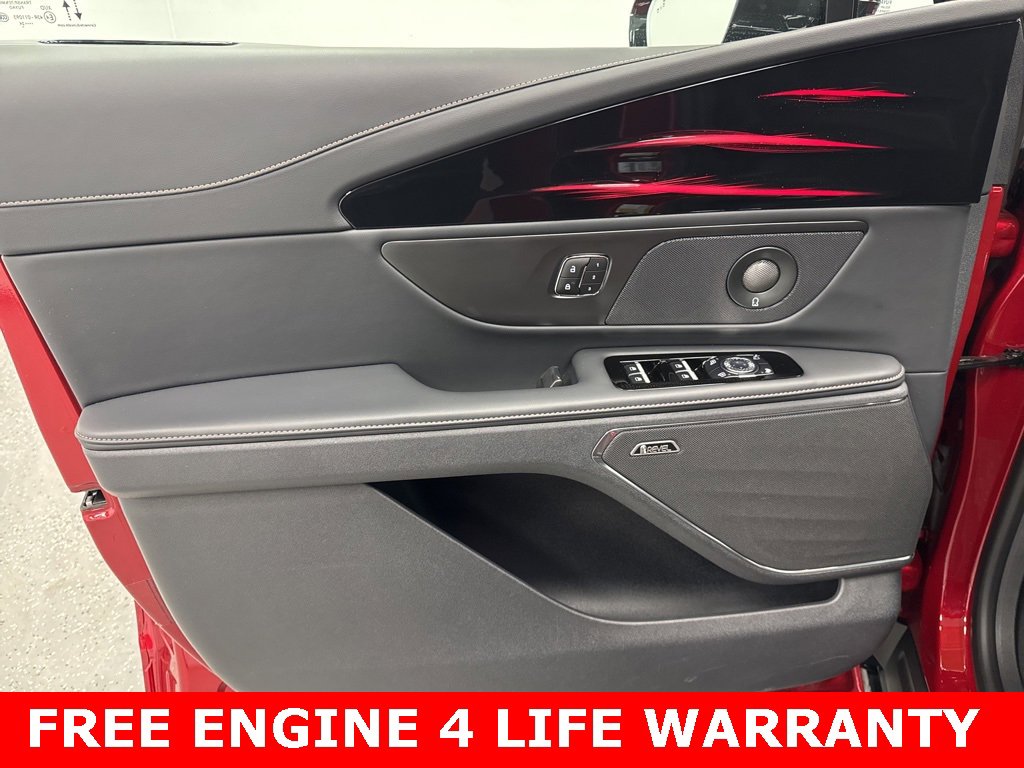 Used 2024 Lincoln Nautilus Reserve w/ Equipment Group 202A image 7