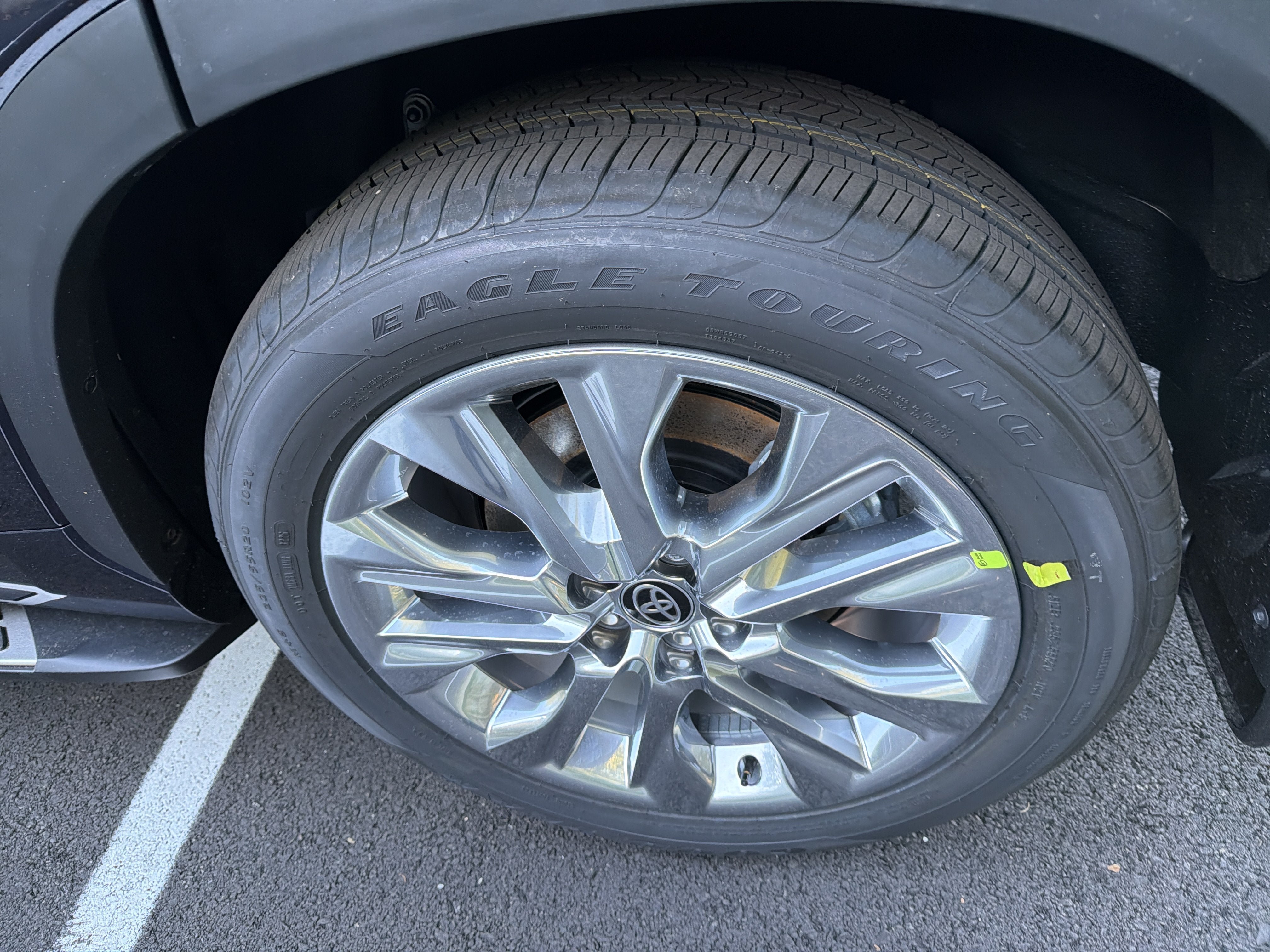 New 2026 Toyota Highlander AWD image 7