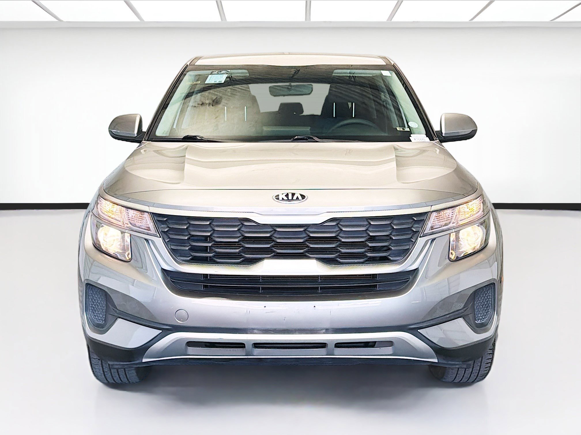 Used 2021 Kia Seltos LX image 2
