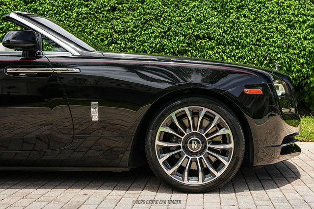 Used 2019 Rolls-Royce Dawn RWD image 11