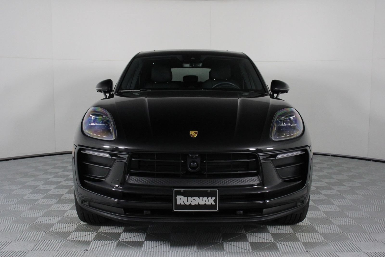 Certified 2026 Porsche Macan AWD/4WD image 10