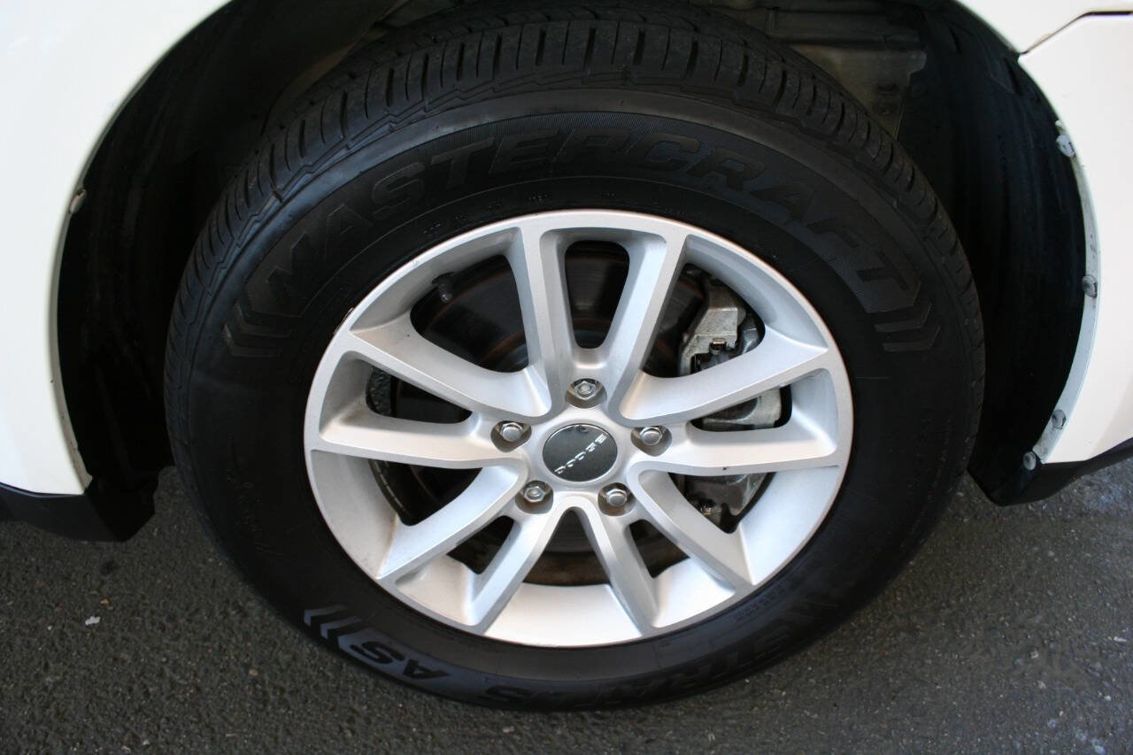 Used 2013 Dodge Journey SXT w/ Flexible Seating Group AWD/4WD image 23