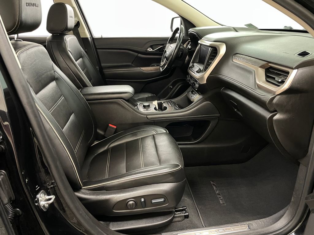 Used 2023 GMC Acadia Denali FWD image 40