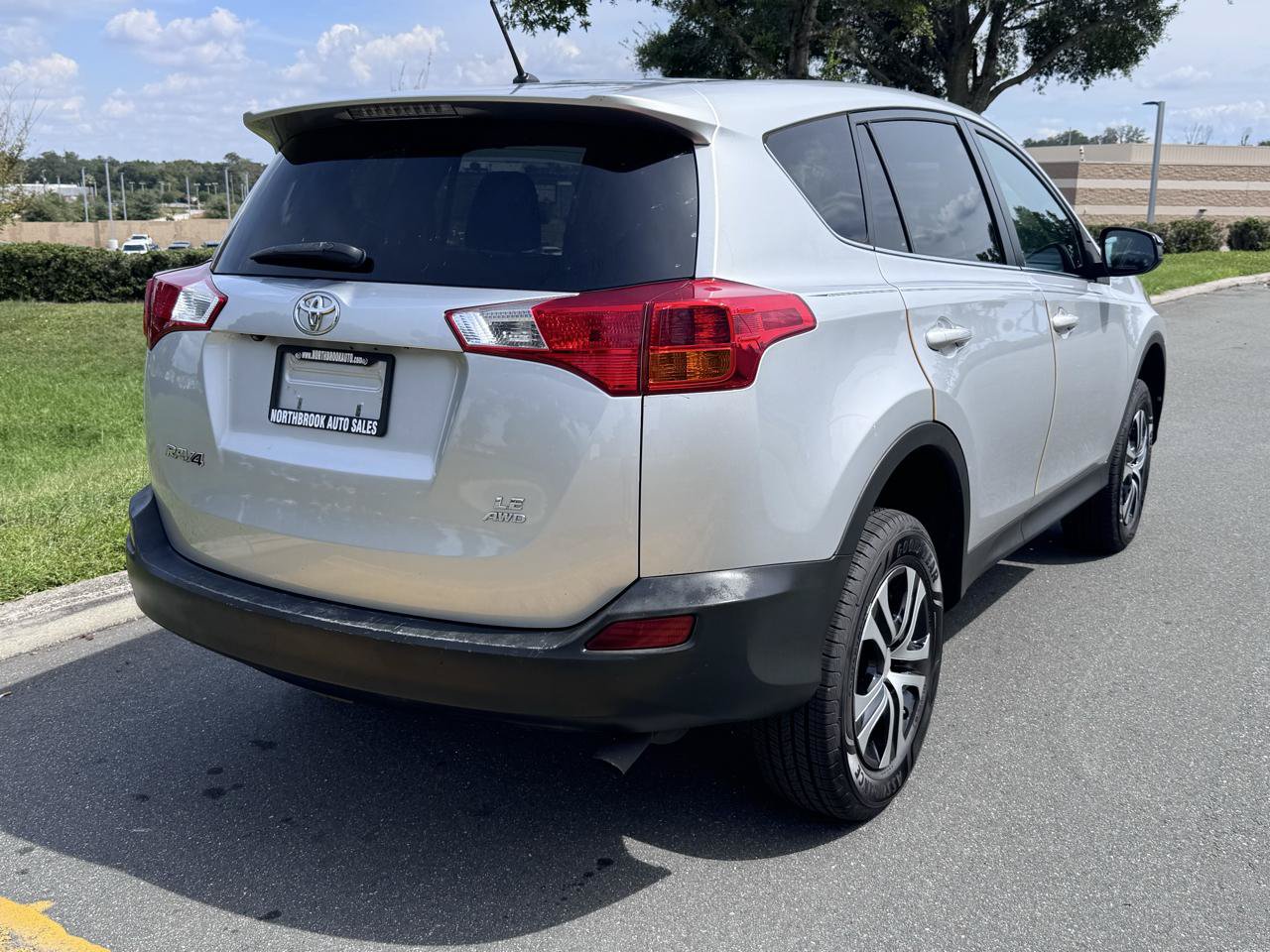 Used 2015 Toyota RAV4 LE AWD/4WD image 35