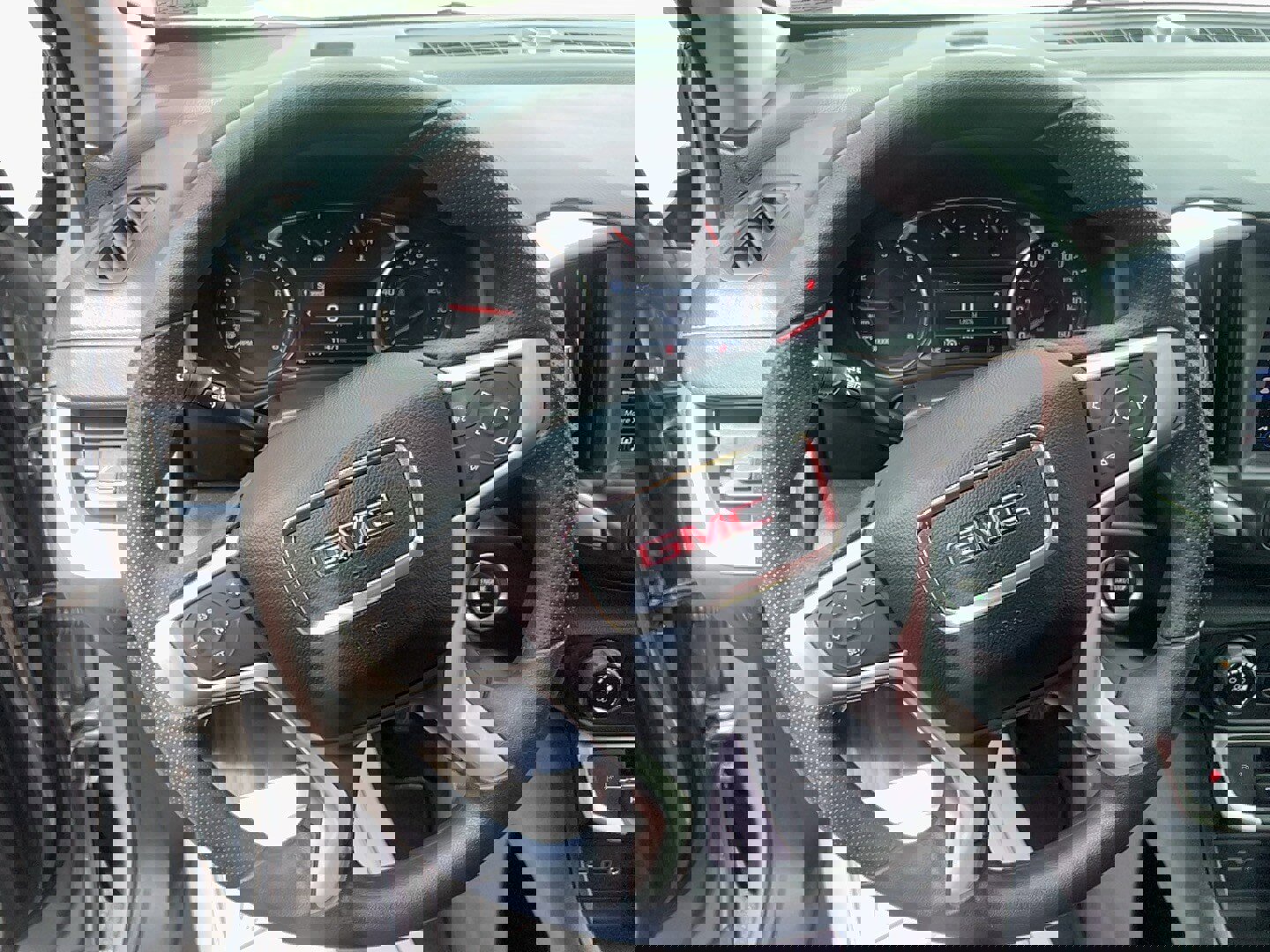 Used 2023 GMC Terrain SLE image 13