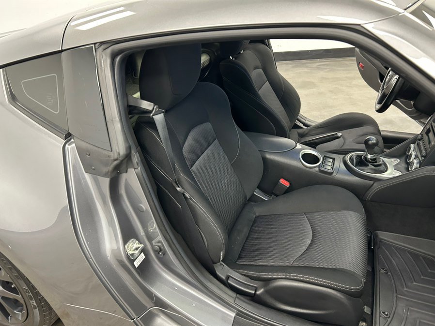 Used 2016 Nissan 370Z Touring Sport image 32
