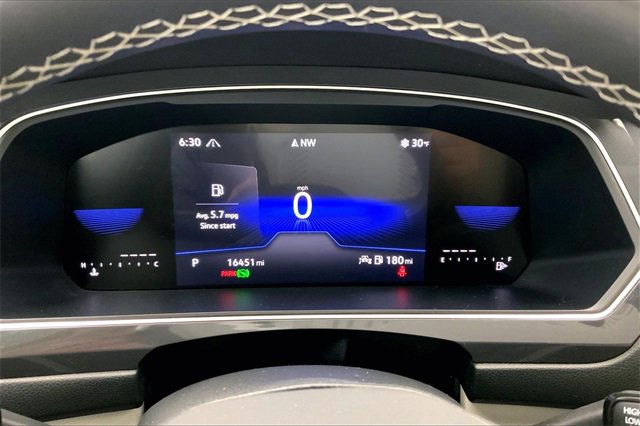 Used 2023 Volkswagen Tiguan SE w/ Panoramic Sunroof Package image 20