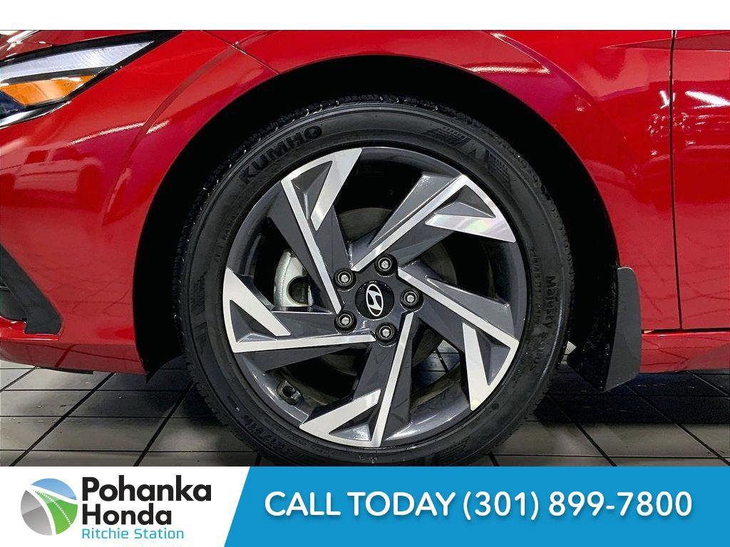 Used 2024 Hyundai Elantra Limited image 8