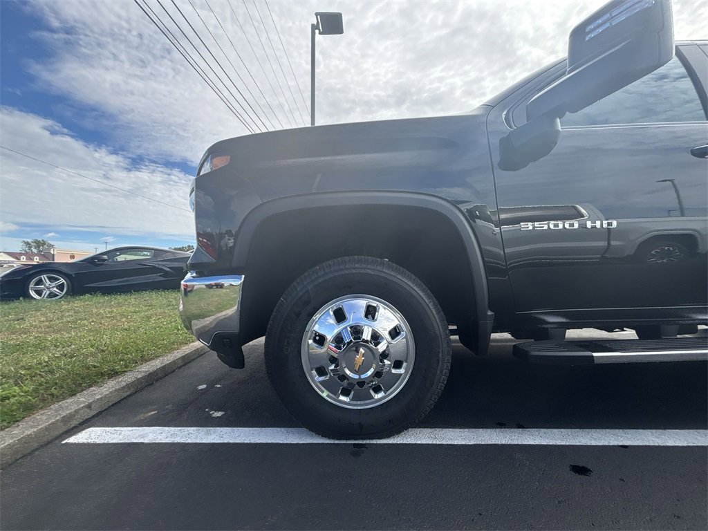 New 2026 Chevrolet Silverado 3500 LT w/ All Star Edition image 16