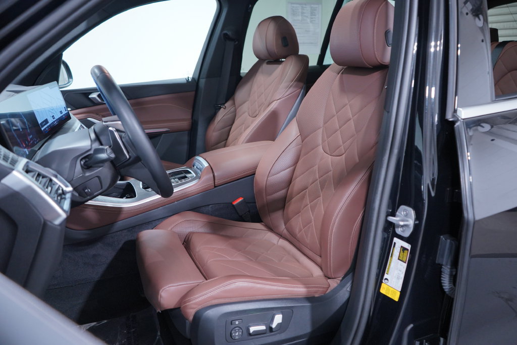 Used 2024 BMW X5 sDrive40i w/ Parking Assistance Package RWD image 7