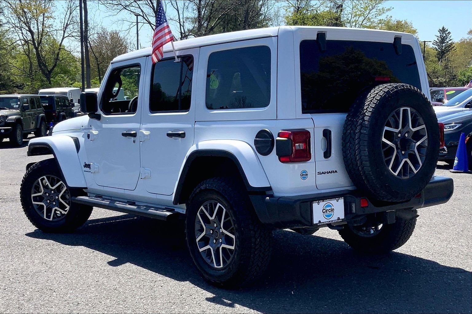 Certified 2025 Jeep Wrangler Sahara w/ Safety Group AWD/4WD image 10