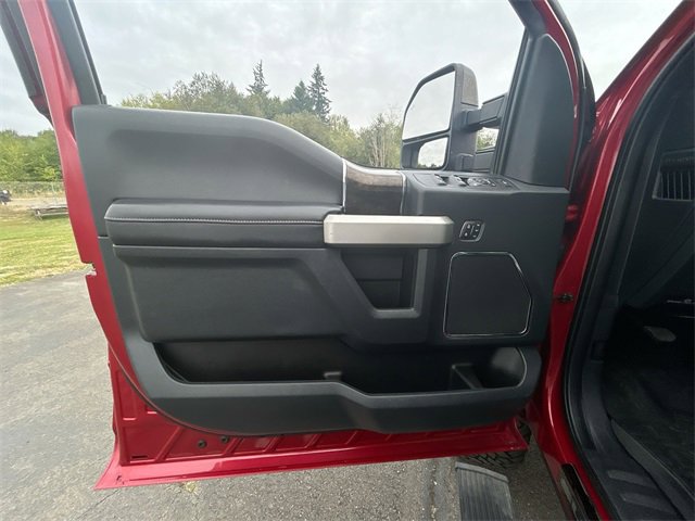 Used 2022 Ford F250 Lariat w/ Black Appearance Package image 23