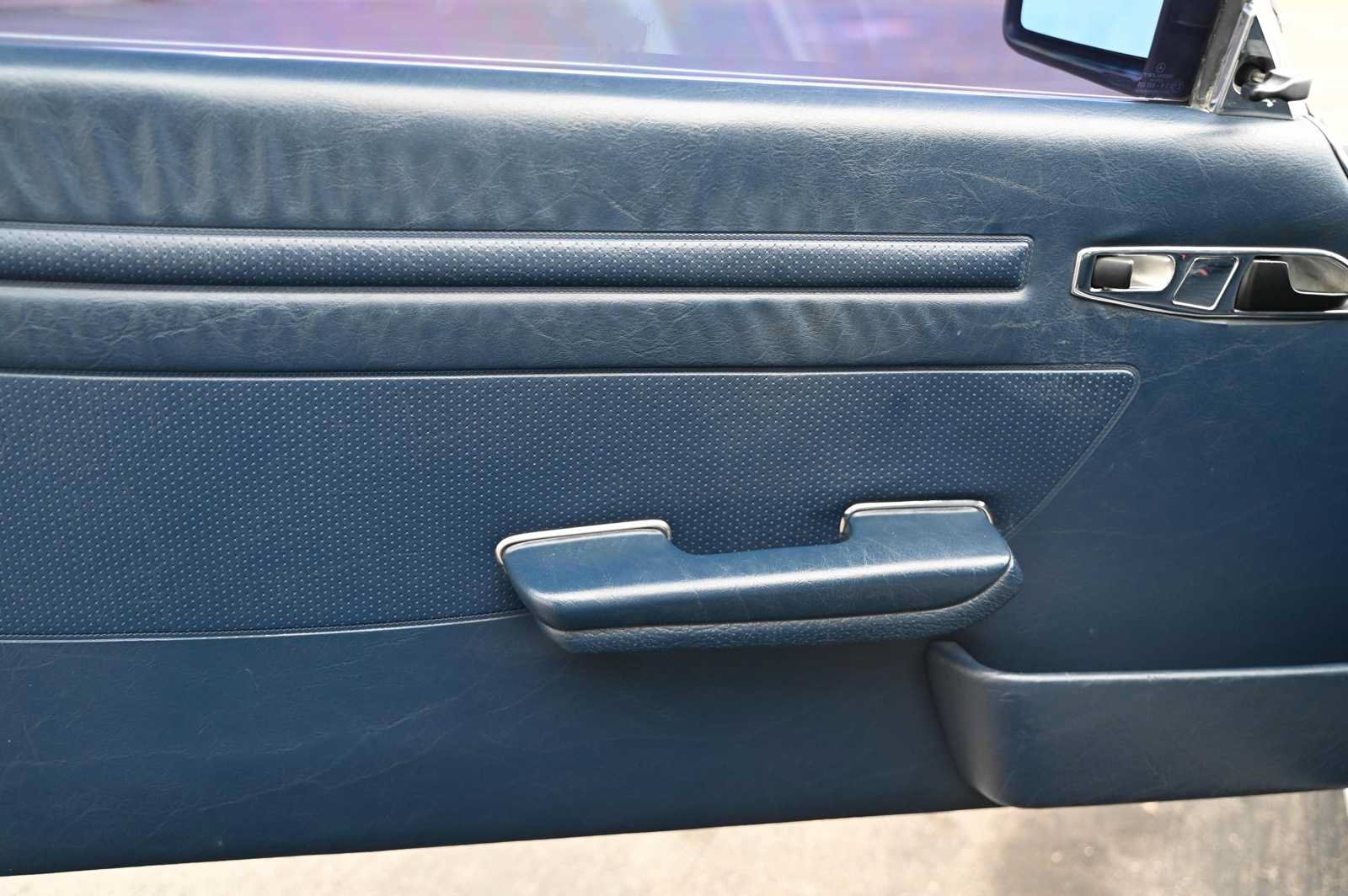 Used 1989 Mercedes-Benz 560 SL image 17