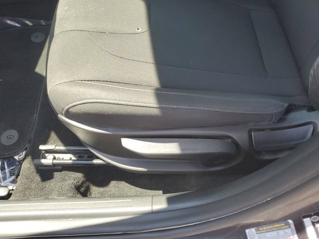 Used 2022 Hyundai Elantra SEL w/ Preferred Accessory Package FWD image 17