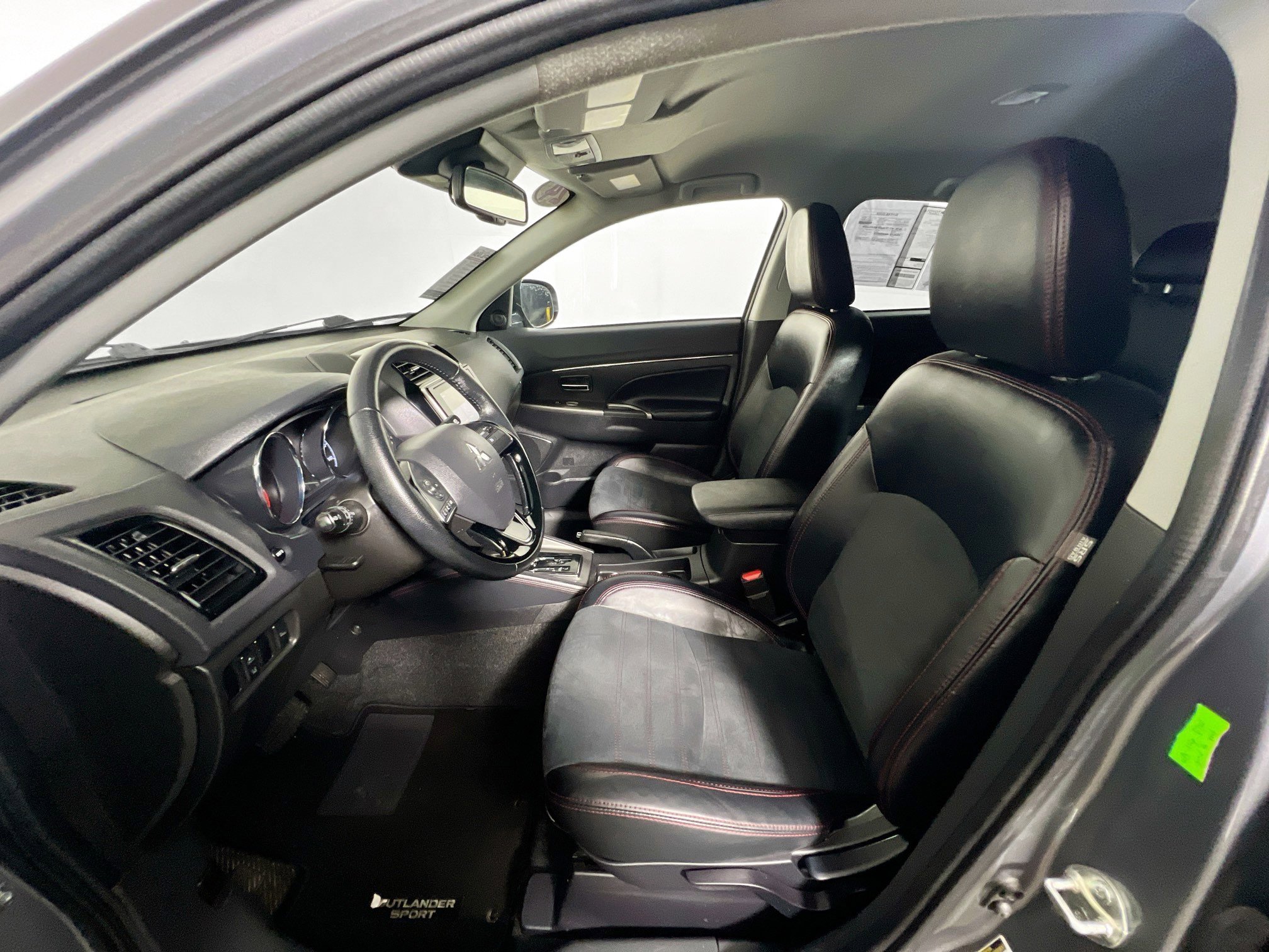 Used 2024 Mitsubishi Outlander Sport SE AWD/4WD image 14