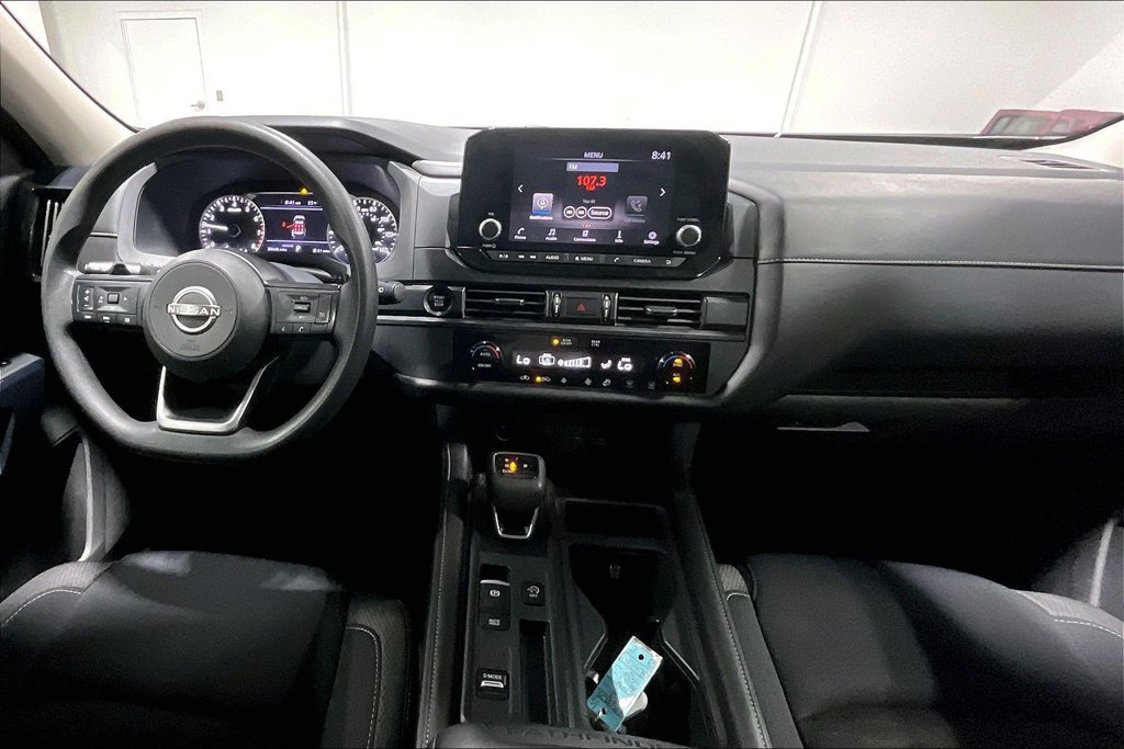 Used 2025 Nissan Pathfinder S FWD image 18