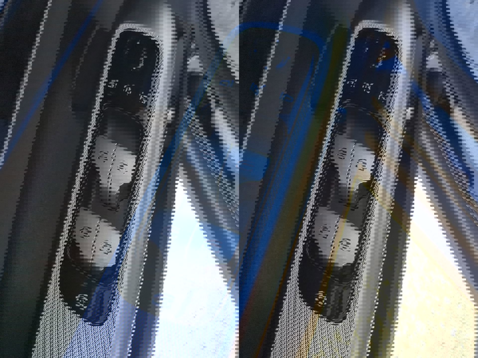 Used 2025 Mercedes-Benz GLC 350e GLC 350e image 60