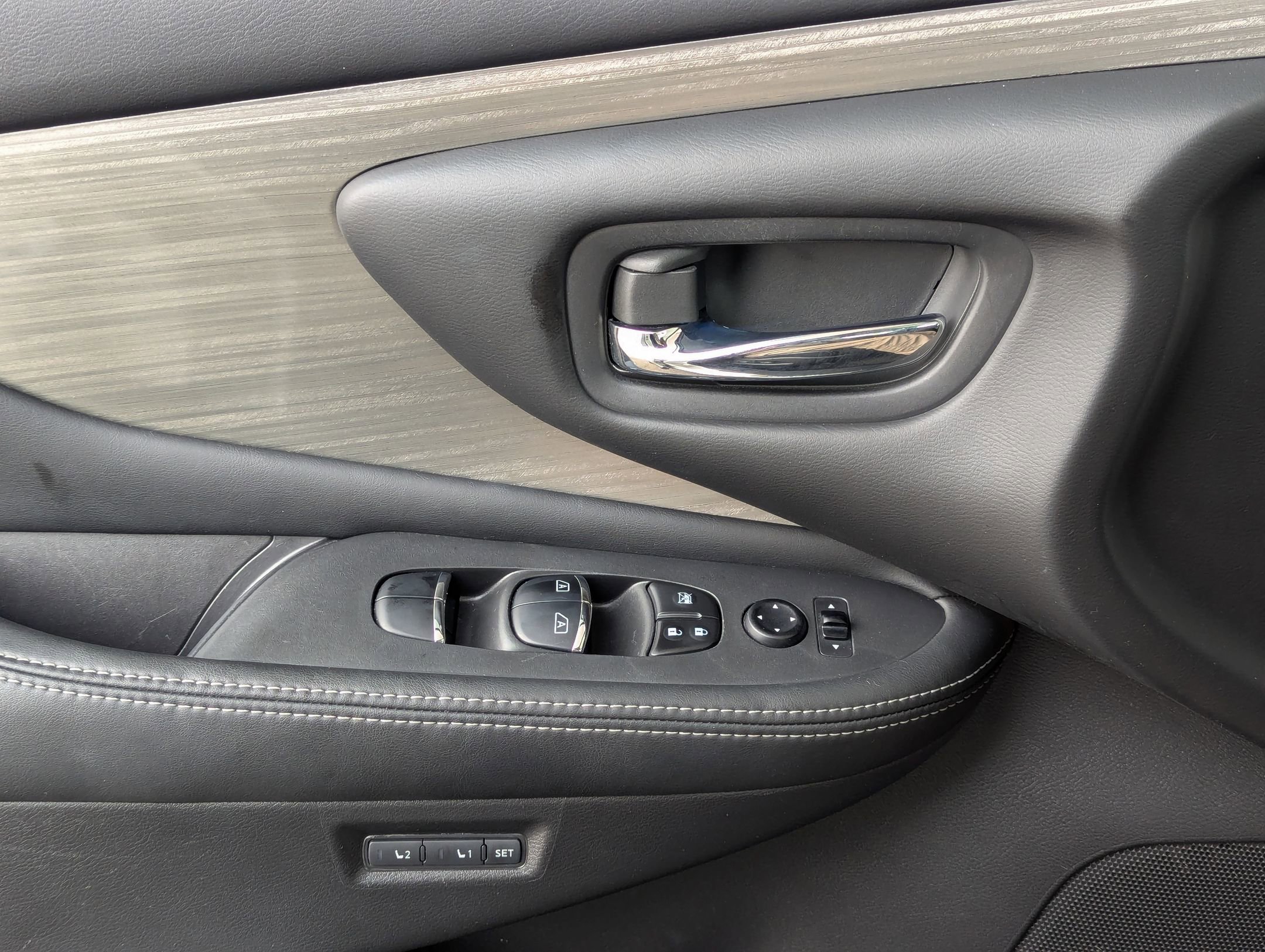 Used 2017 Nissan Murano Platinum w/ Platinum Technology Package image 12