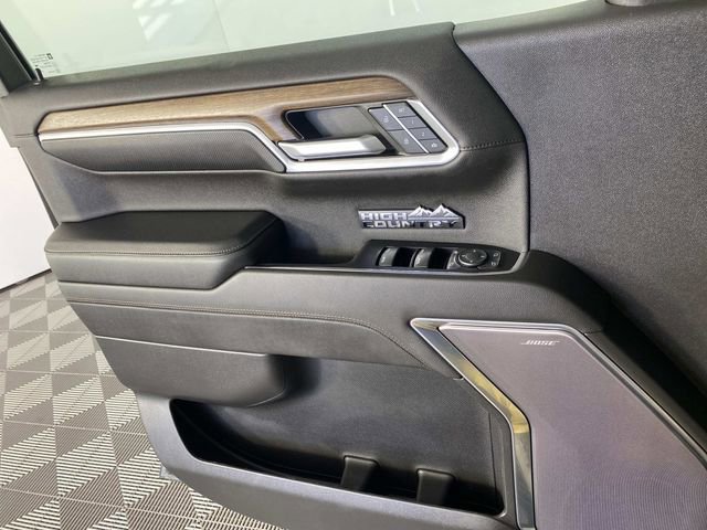 Used 2022 Chevrolet Silverado 1500 High Country w/ Technology Package AWD/4WD image 22
