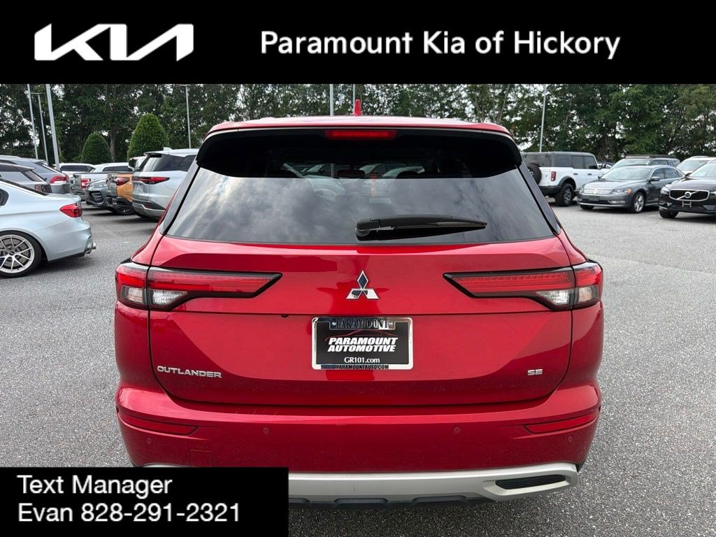 Used 2024 Mitsubishi Outlander SE Black Edition FWD image 8