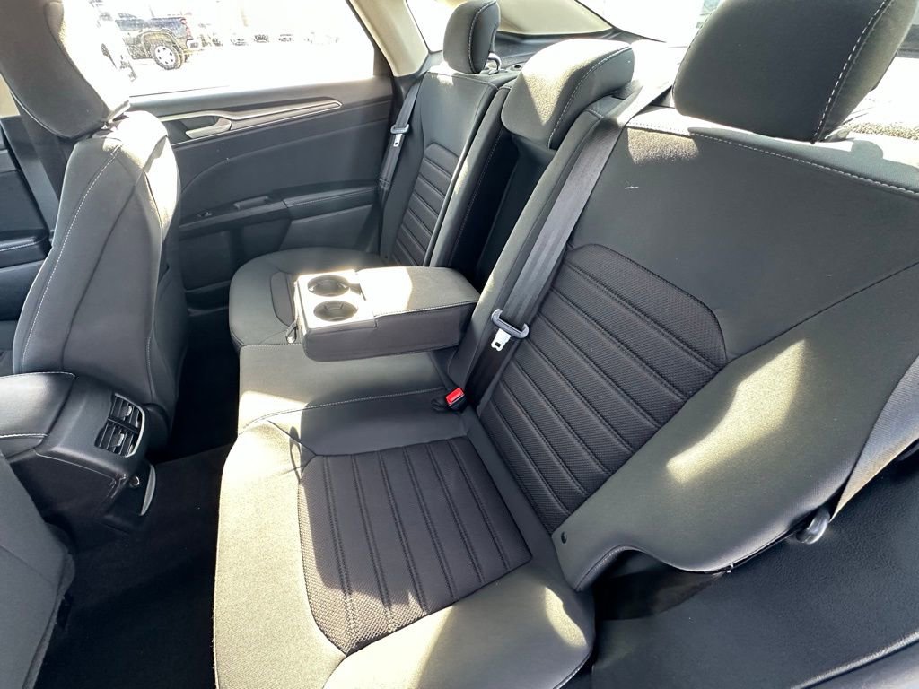 Used 2020 Ford Fusion SE image 24