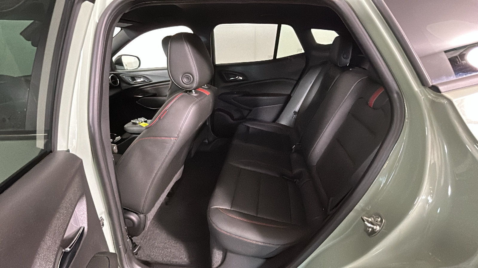 Used 2024 Chevrolet Trax RS w/ Driver Confidence Package FWD image 33