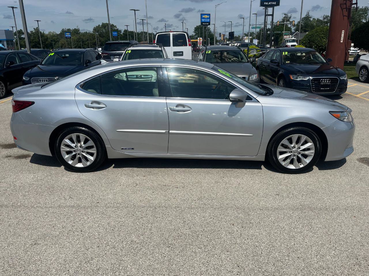 Used 2013 Lexus ES 300h w/ Luxury Pkg image 6