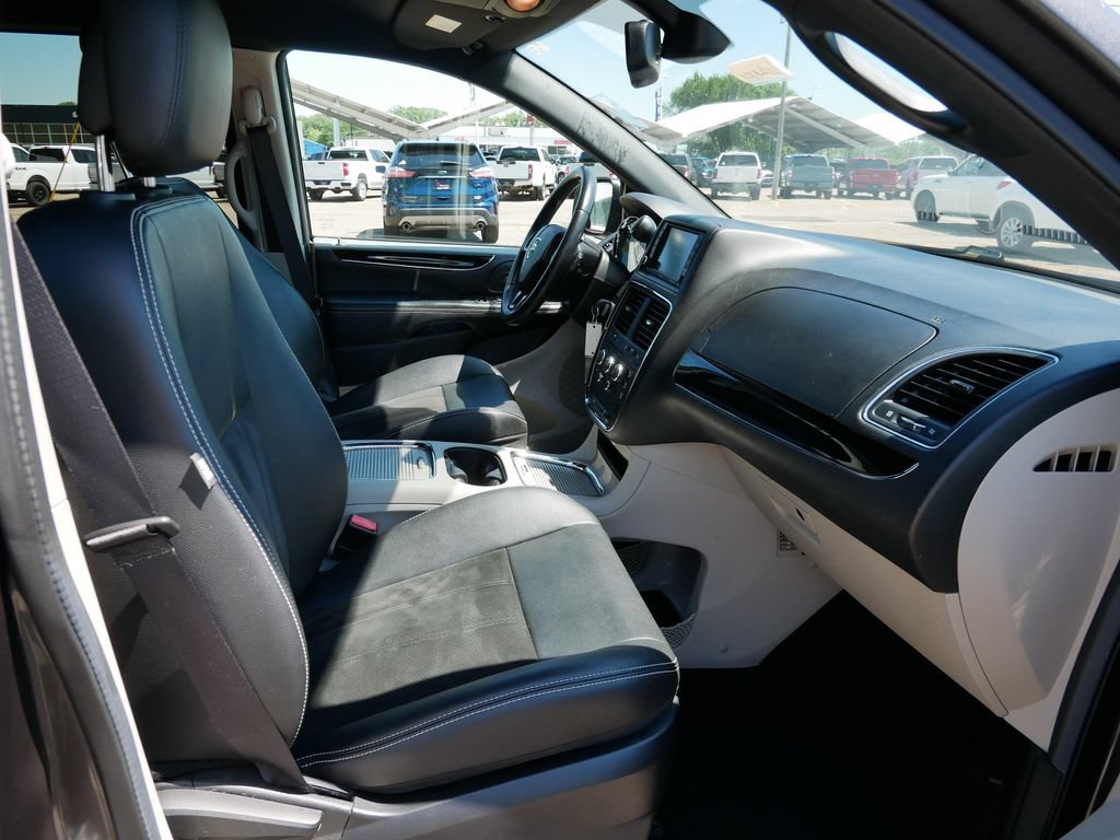 Used 2019 Dodge Grand Caravan SXT FWD image 8