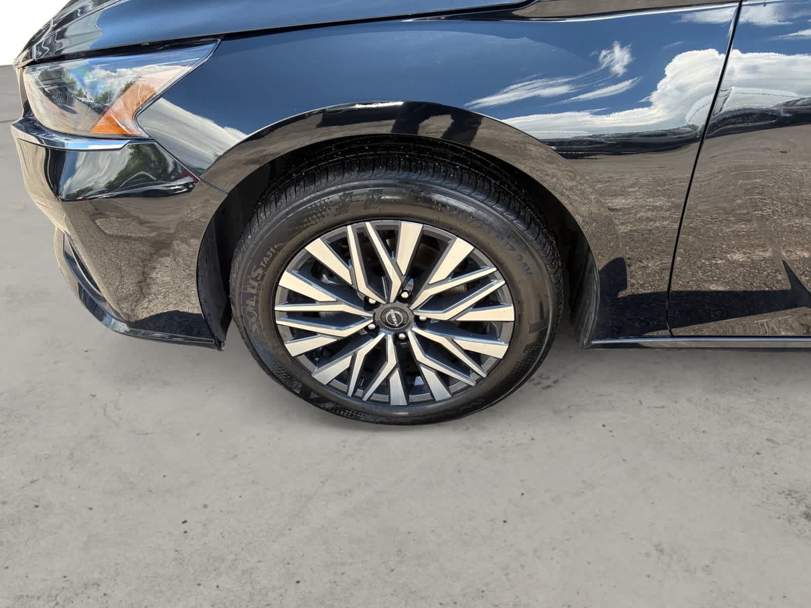 Used 2025 Nissan Altima 2.5 SV AWD/4WD image 11