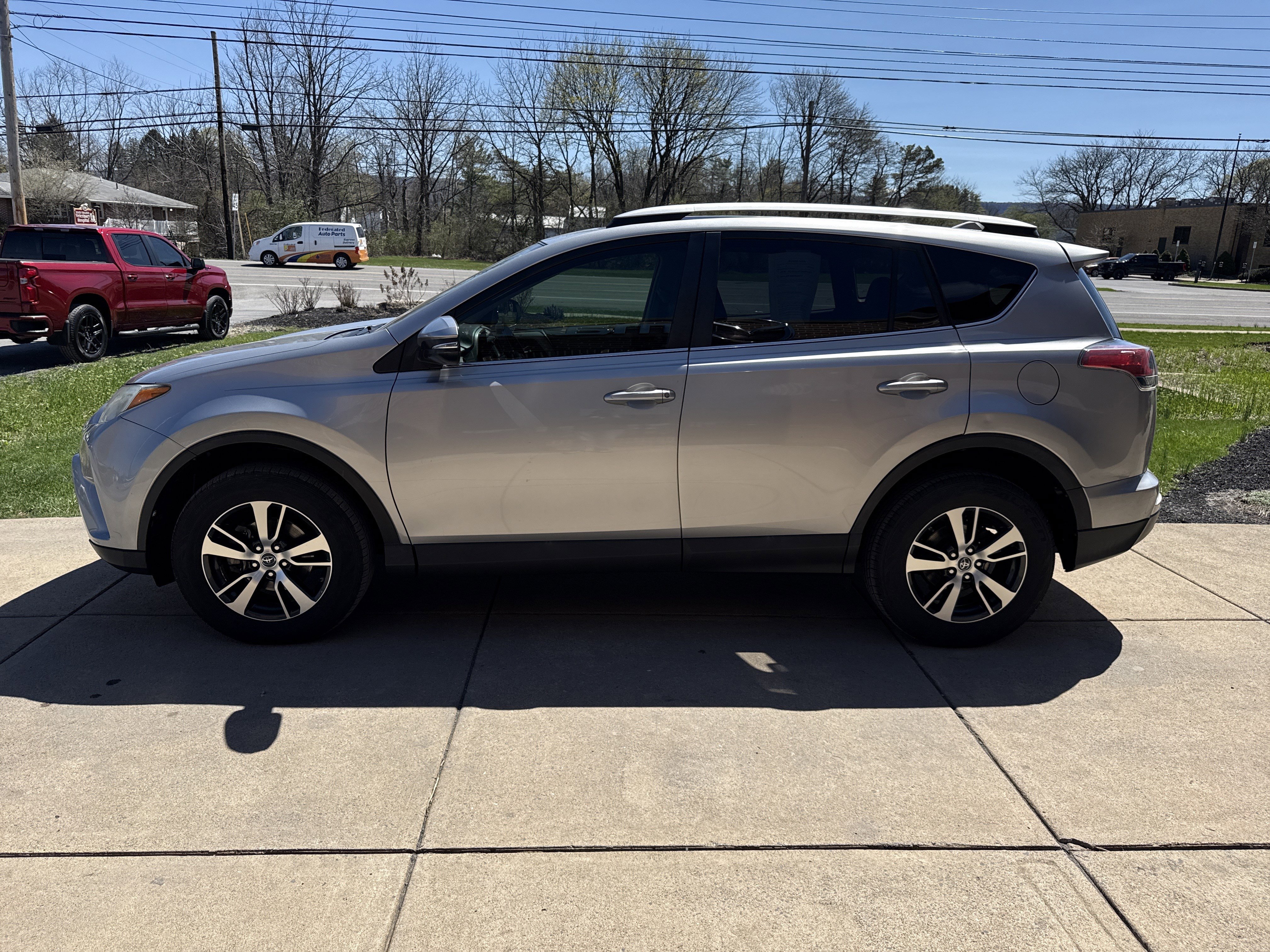 Used 2016 Toyota RAV4 XLE image 7