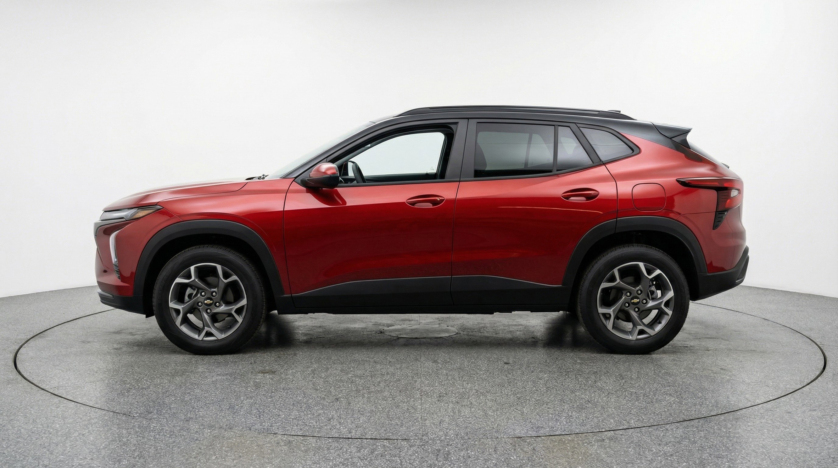 Used 2025 Chevrolet Trax LT w/ LT Convenience Package FWD image 5