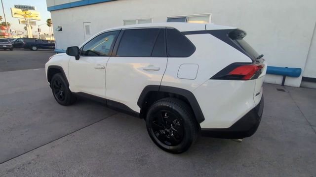 Used 2022 Toyota RAV4 LE AWD/4WD image 6