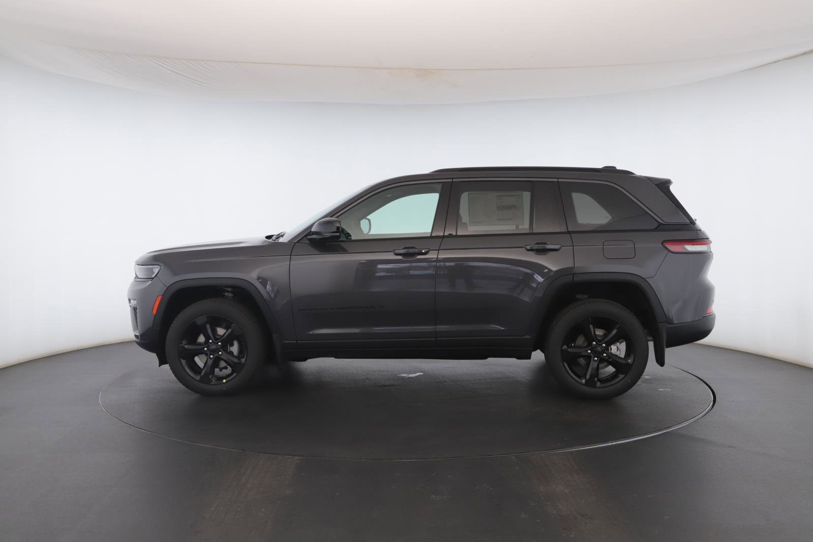 New 2026 Jeep Grand Cherokee Limited image 17