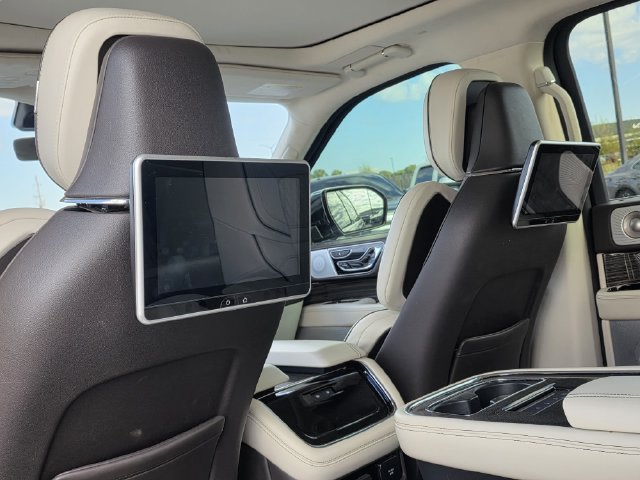 Used 2023 Lincoln Navigator Black Label AWD/4WD image 22