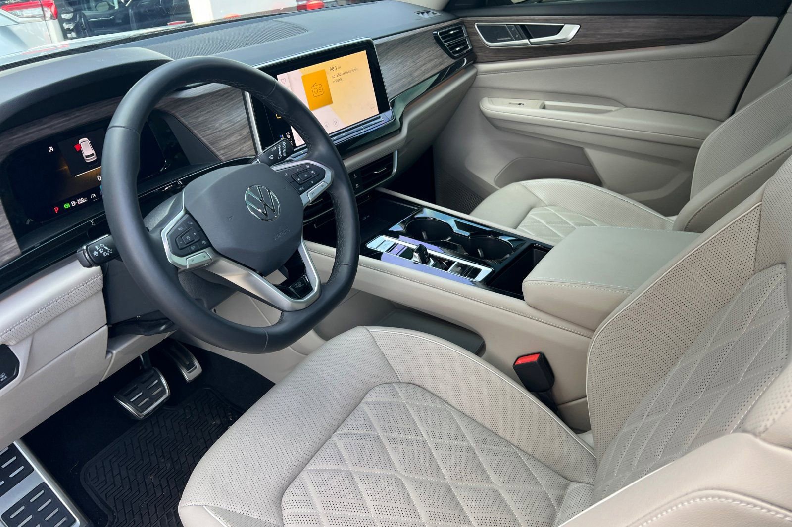 Used 2025 Volkswagen Atlas SEL Premium R-Line AWD/4WD image 7
