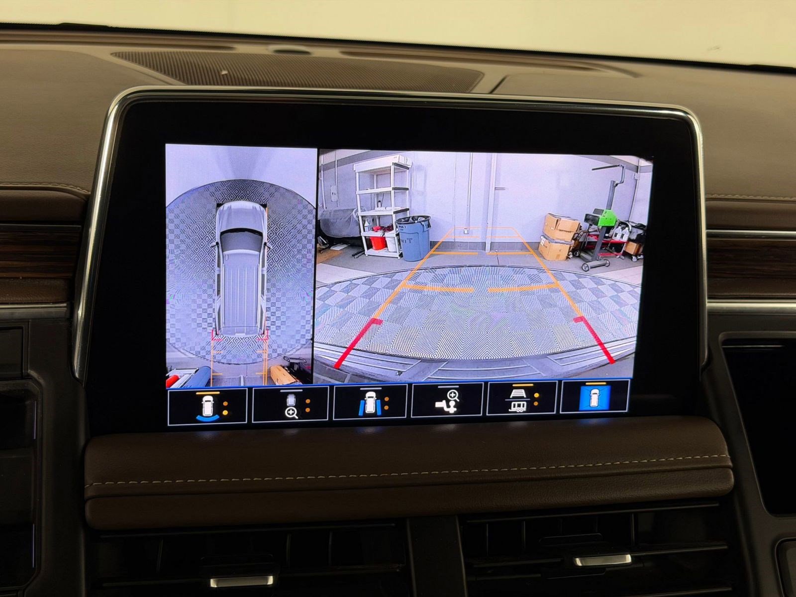 Used 2021 Chevrolet Tahoe High Country w/ Premium Package image 23