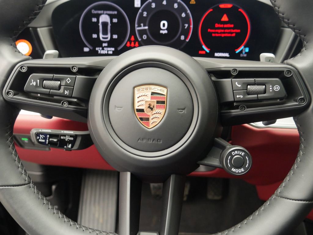Certified 2026 Porsche Cayenne Coupe image 31