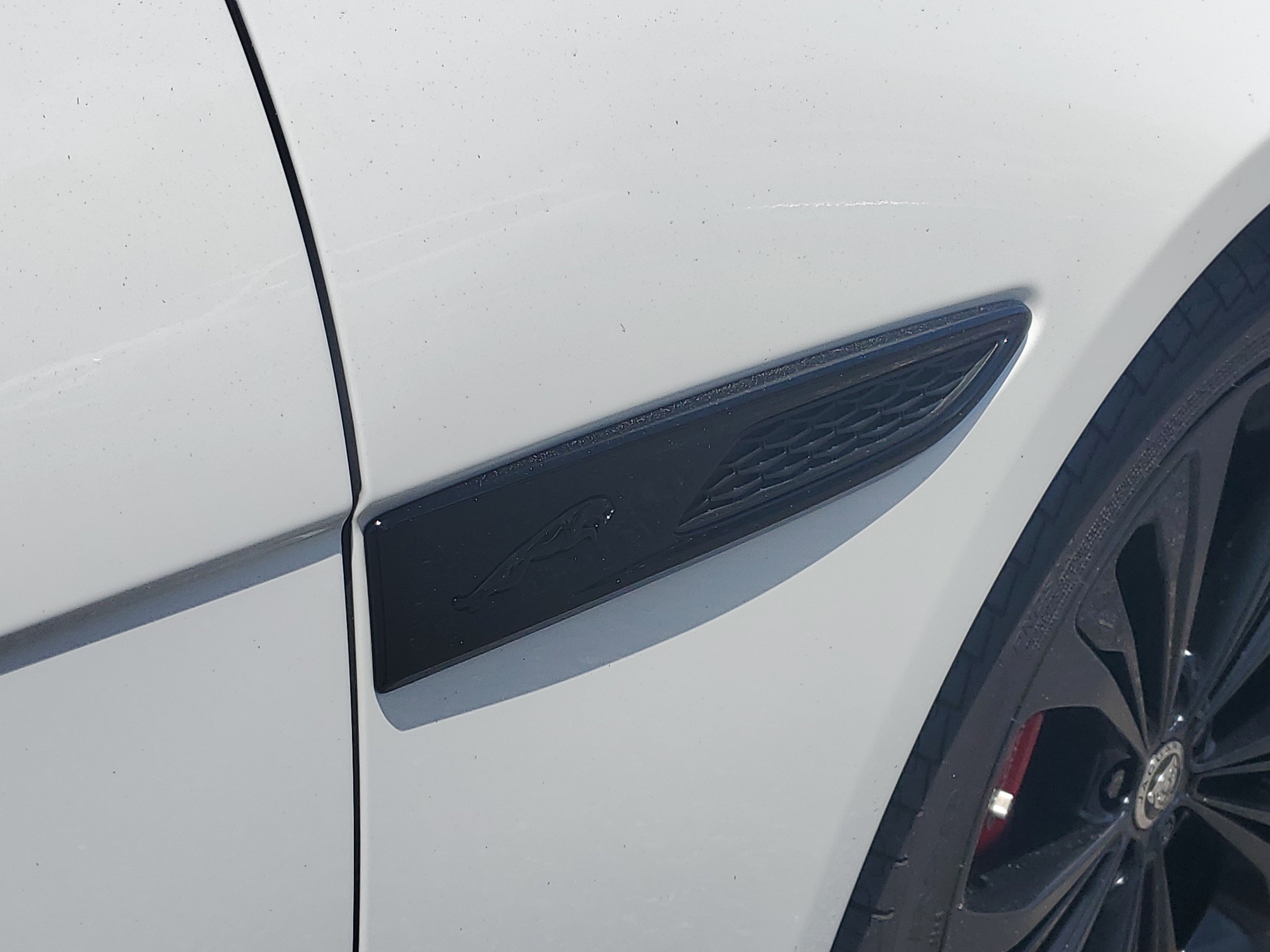 Used 2024 Jaguar XF R-Dynamic SE AWD/4WD image 9