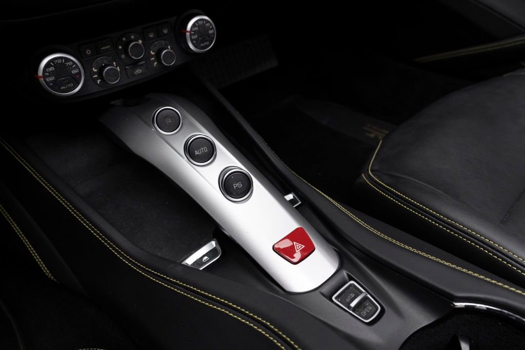 Used 2017 Ferrari California T image 31