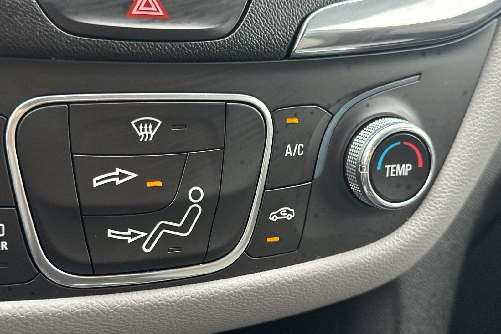 Used 2020 Chevrolet Equinox LS FWD image 29